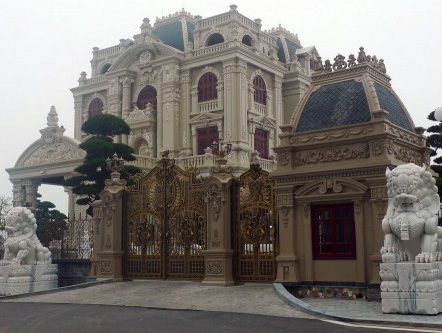 Choáng ngợp lâu đài châu Âu của đại gia đất Bắc