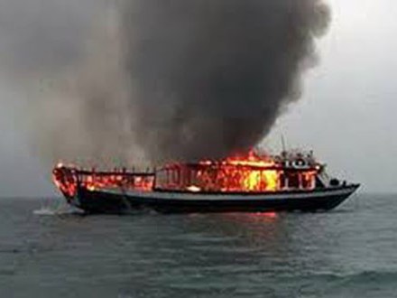 Nổ bình gas, 9 người thương vong, tàu chìm trên biển