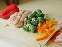 Ăn uống lành mạnh giảm nguy cơ bị rối loạn trí nhớ