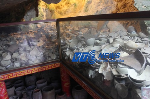 Những chiếc bát ông Son thu được từ Tràng An, mà theo ông tướng sĩ dùng để uống thuốc độc tự vẫn