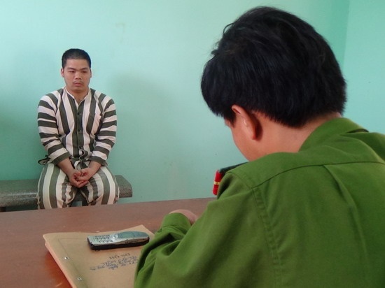 Cắt khóa, trộm bia