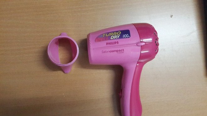 Hiểm họa từ máy sấy tóc siêu rẻ