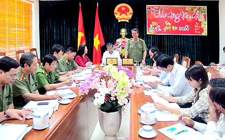 Cấp thị thực cho người nước ngoài, cần quy định rõ ràng