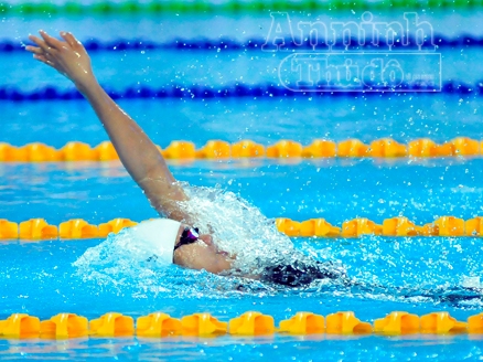 Lập kỳ tích trên đất Mỹ, tiểu tiên cá Ánh Viên lọt tốp 10 thế giới