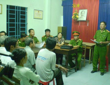 Cảnh giác với bom thư