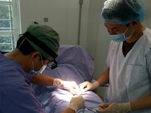 16 năm không con Quên cởi nút thắt ống dẫn tinh