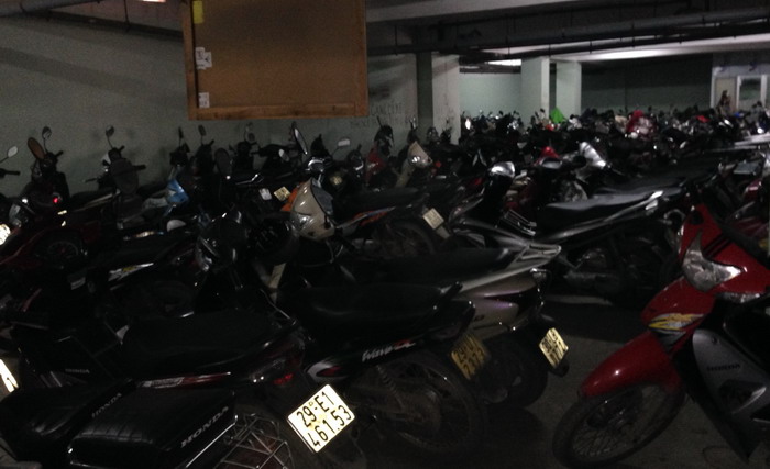 Trông xe bệnh viện  Chém đẹp , tiền vào túi ai