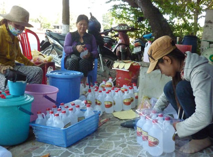 Vẫn còn nhiều cơ sở kinh doanh rượu không đăng ký mua tem