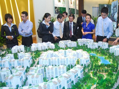 Làn sóng thoái vốn bất động sản vẫn âm ỉ