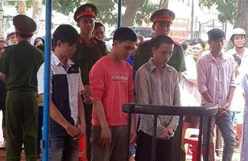 Côn đồ lãnh án