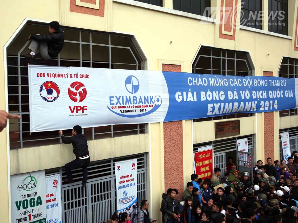 Quảng Ninh Lo vỡ sân, xuất hiện nhiều người nhện