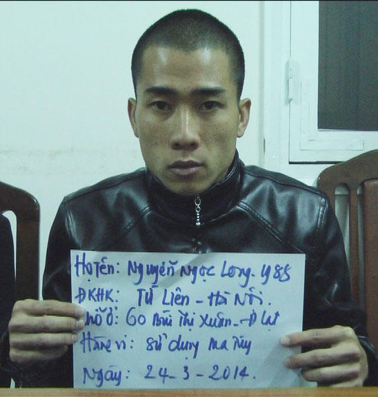 Bắt nhóm ma túy tàng trữ hung khí nóng