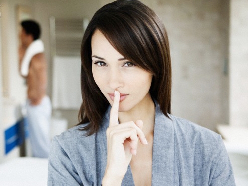 Gái đẹp có quyền… mất cái ngàn vàng