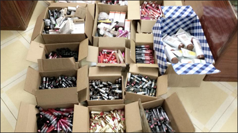 Tiếp viên VNA bị bắt, thị trường hàng xách tay xáo động