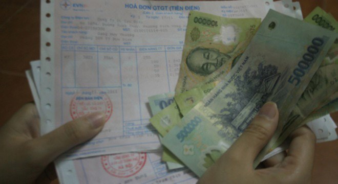 Vào viện cấp cứu vì tiền điện tăng sốc