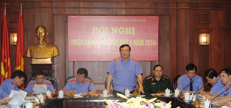  Đồng chí Nguyễn Hòa Bình, Ủy viên Trung ương Đảng, Viện trưởng VKSNDTC phát biểu tại Hội nghị triển khai công tác Quý II/ 2014.