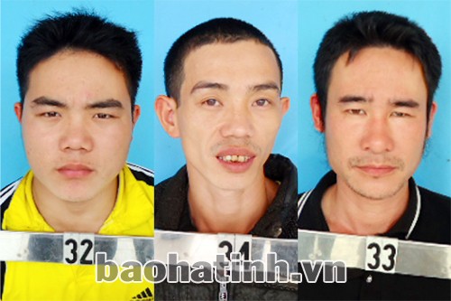 Khởi tố nhóm đối tượng cướp gỗ trong Trạm Kiểm lâm