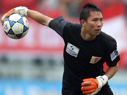 Thủ môn Mạnh Dũng kêu bị đồng đội đẩy tội bán độ