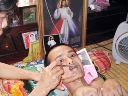 Ai giúp chuộc lại thận cho con tôi