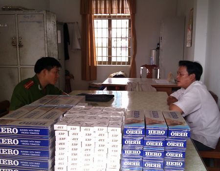 Bắt vụ vận chuyển thuốc lá ngoại không rõ nguồn gốc