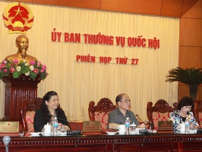  Chủ tịch Quốc hội Nguyễn Sinh Hùng chủ trì phiên họp - Ảnh: VGP/Nguyên Linh