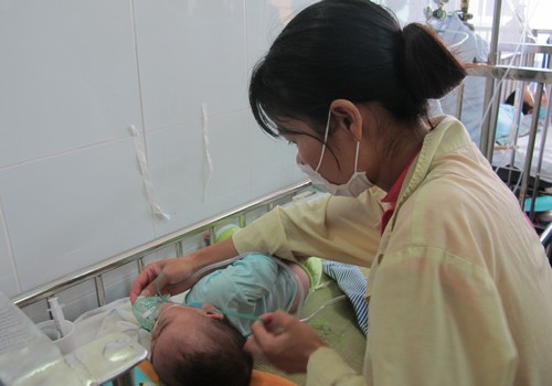 Chính phủ bổ sung 80 tỷ đồng và 12 máy thở để chống sởi