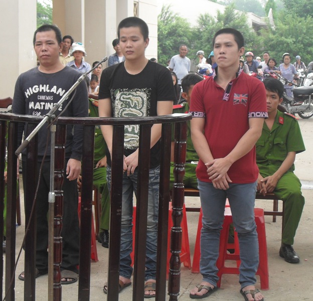 Rủ nhau mua bán ma túy, cùng lãnh án tù