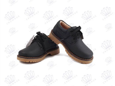 Mẹo nhận biết giày dép an toàn cho sức khỏe trẻ nhỏ