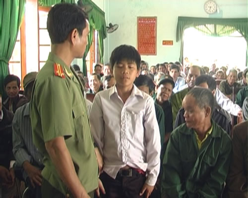 Thầy bói tuổi… 12