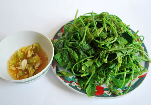 Nhớ đĩa ngọn đậu luộc