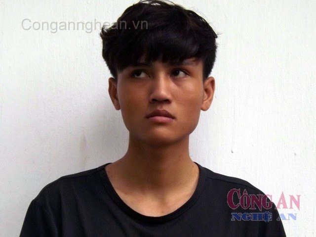 Trộm xe máy tại quán cà phê nhà bác ruột