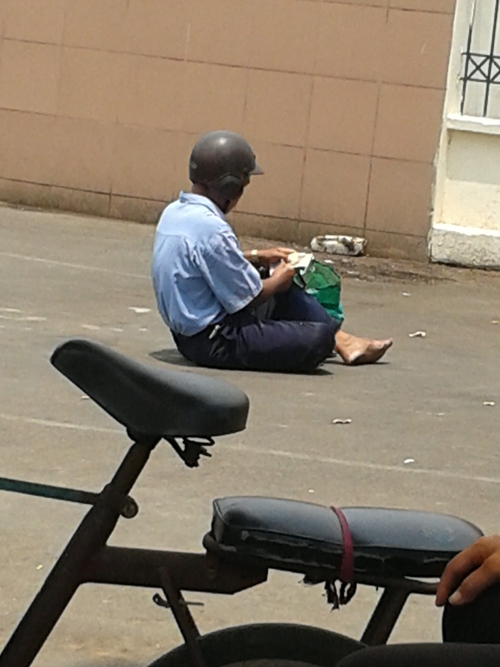 Ăn xin 2014 Chia ca trực, trả lương tháng, những chuyện kinh hãi