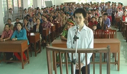 15 tháng tù cho đứa con phá của