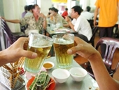 Vì sao người Việt Nam uống nhiều bia rượu
