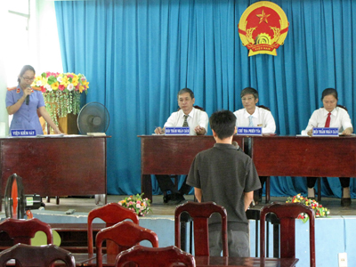 Gây tai nạn do vội về thăm con