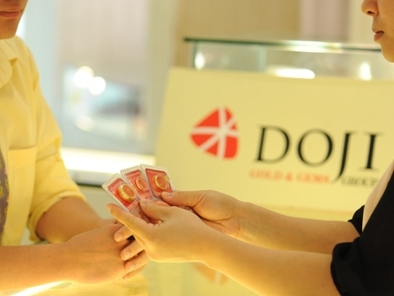 Giá vàng tiếp tục đi lên