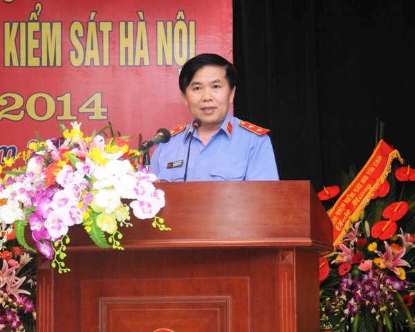 Đồng chí Phạm Mạnh Hùng, Hiệu trưởng Trường ĐHKS Hà Nội trình bày diễn văn tại buổi Lễ 