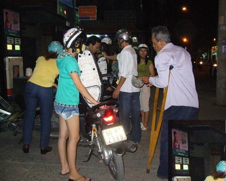 Thà bị lừa còn hơn áy náy vì không giúp người ngửa tay xin