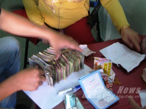 Đột kích phá ổ đề khủng ở miền Tây