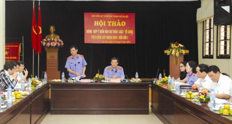 TS. Lê Hữu Thể, Phó Viện trưởng VKSNDTC phát biểu tại Hội thảo.