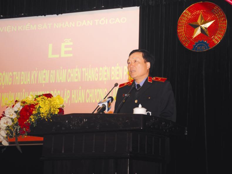Viện trưởng VKSNDTC Nguyễn Hòa Bình phát biểu tại buổi Lễ.