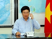 Bộ trưởng Ngoại giao điện đàm với Ủy viên Quốc vụ Trung Quốc