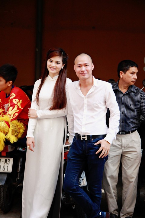 Vũ Thu Phương rạng rỡ bên chồng con