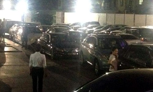 Chung cư Mipec chặn xe máy, ô tô, không cho vào hầm