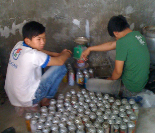 Tiềm ẩn cháy nổ từ bình gas mini