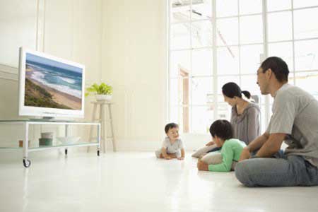 Những thói xấu cần tránh khi xem tivi