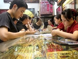 Đầu tuần, giá vàng SJC tăng nhẹ 10 000 đồng mỗi lượng