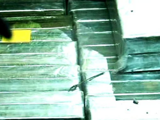 Vận chuyển 48 bánh heroin xuyên quốc gia