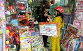 Đồ chơi Trung Quốc thoát khí độc, 50 trẻ cấp cứu