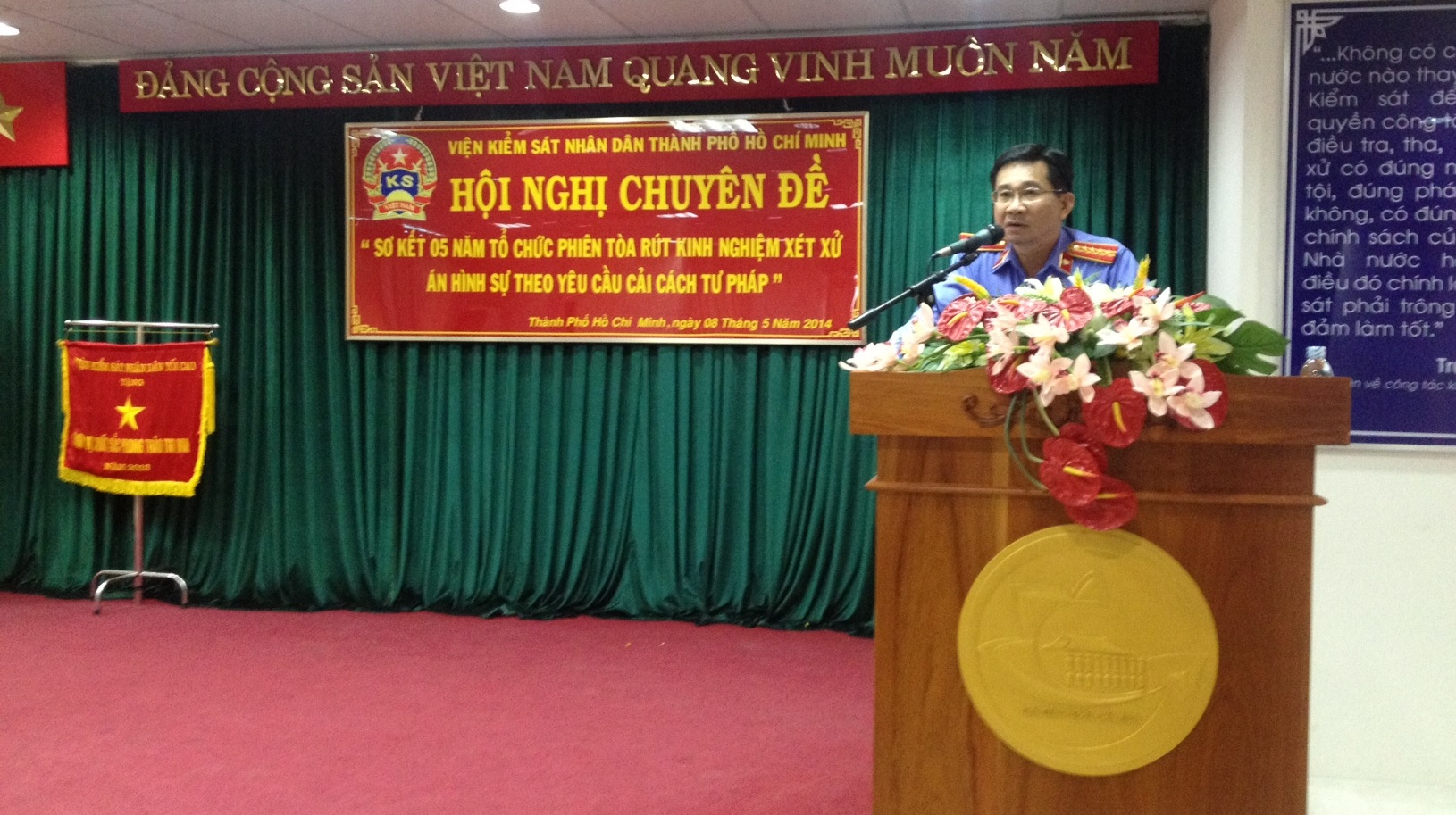 Phó viện trưởng VKS TP.HCM Dương Ngọc Hải phát biểu tại hội nghị